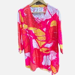 Lulu B Tunic Top Size Medium V-Neck Colorful Print Asymmetric Hem Beach Resort